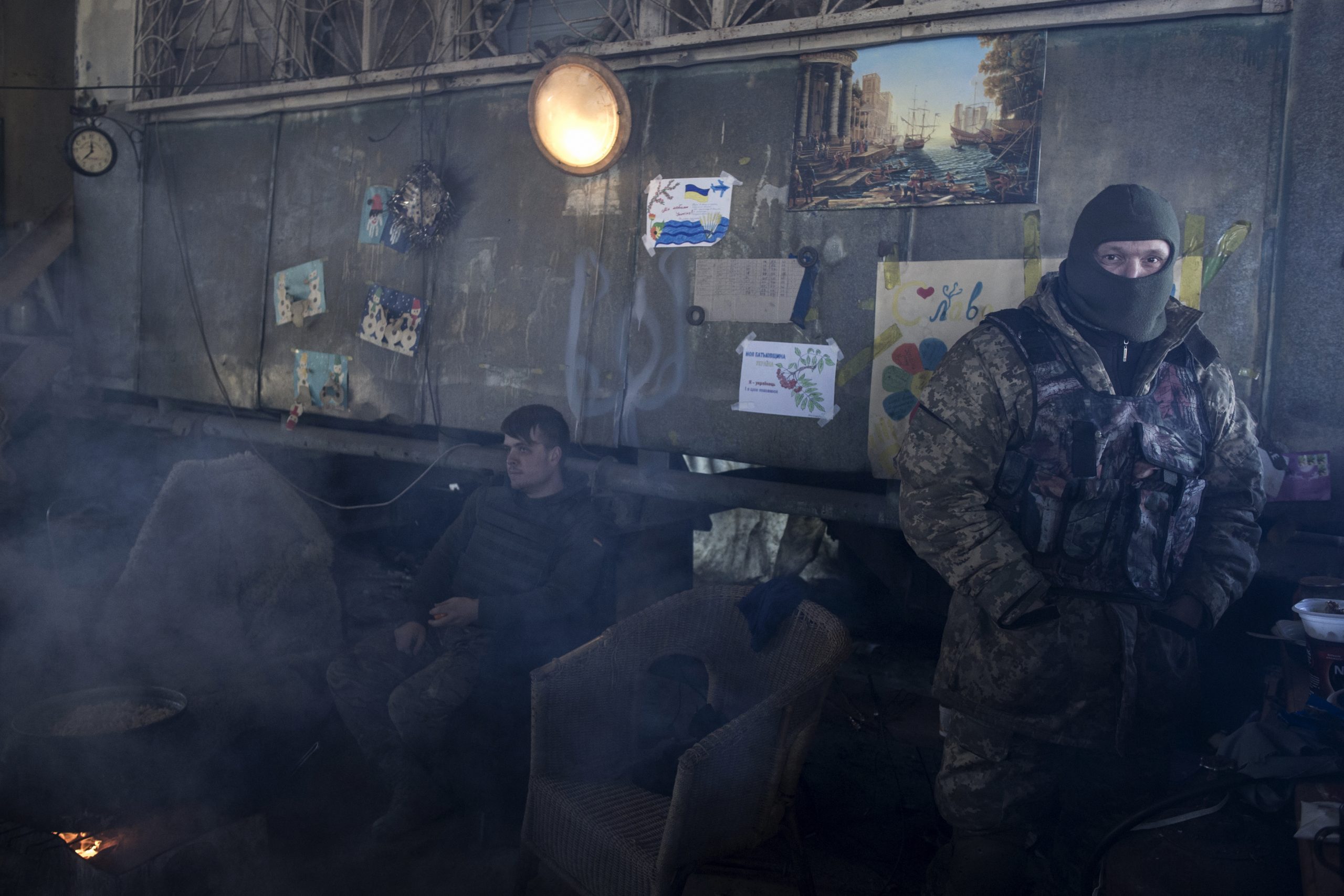 Soldati ucraini in Donbass (LaPresse)