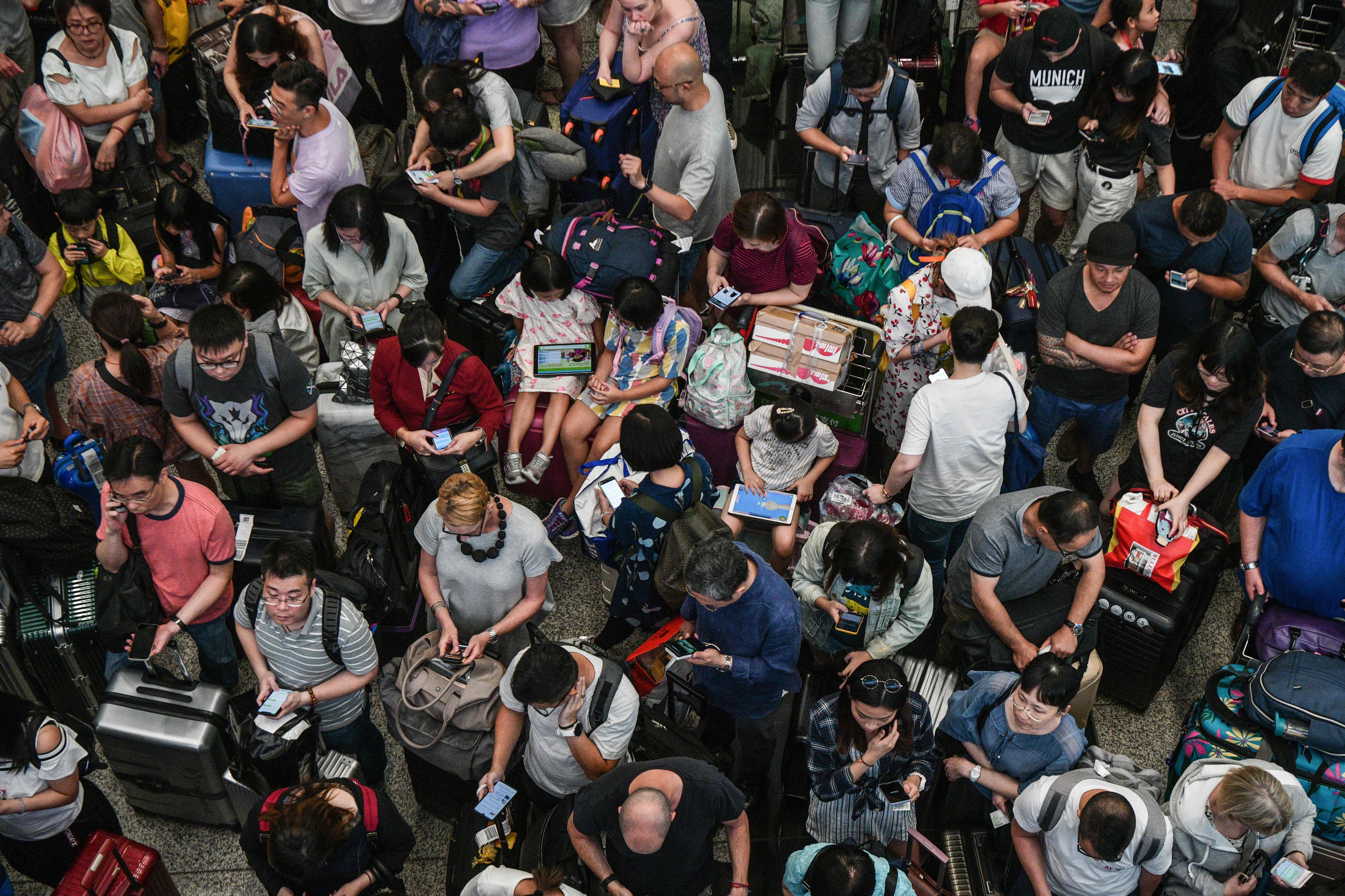 Continuano le proteste a Hong Kong, bloccato l'aeroporto (LaPresse)