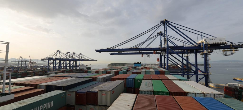 Cina, porto del Pireo