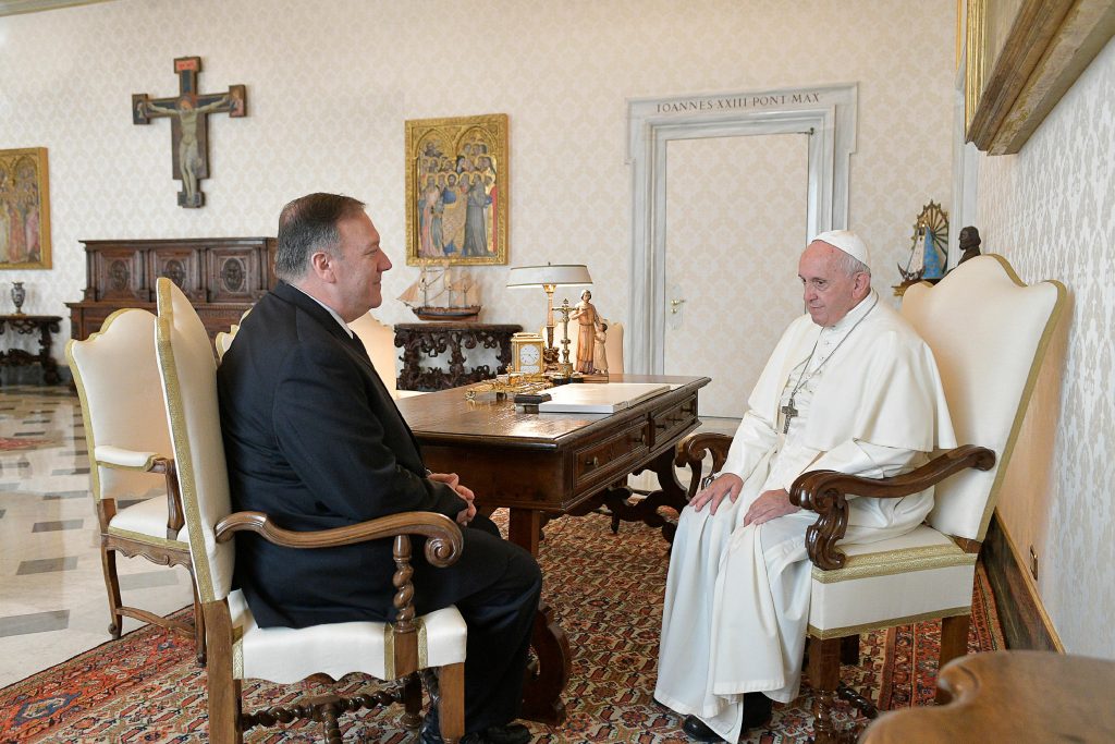 Papa Francesco riceve Mike Pompeo (LaPresse)