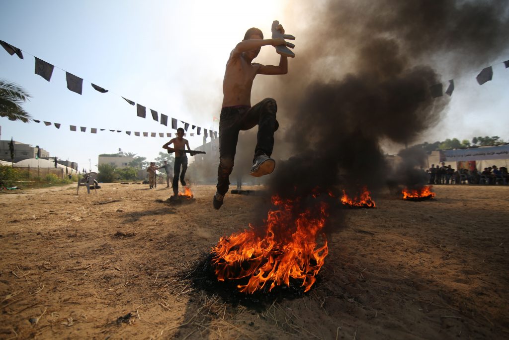 Un campo di addestramento per giovani del Jihad islamico (LaPresse)