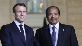 Emmanuel Macron e Paul Biya (LaPresse)