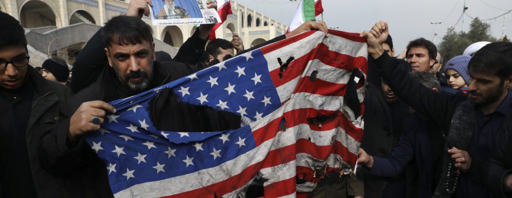 Le proteste contro gli Stati Uniti all'indomani dell'uccisione del generale Qassem Soleimani (LaPresse)