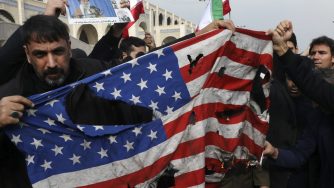 Le proteste contro gli Stati Uniti all'indomani dell'uccisione del generale Qassem Soleimani (LaPresse)