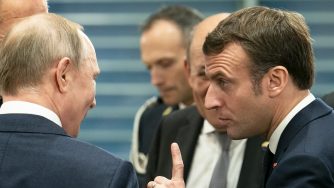 Vladimir Putin e Emmanuel Macron (LaPresse)