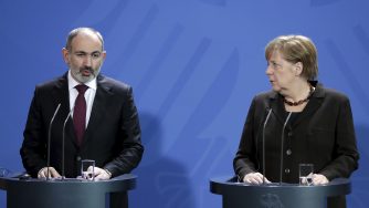 Berlino, Angela Merkel riceve il primo ministro dell'Armenia, Nikol Pashinyan (LaPresse)