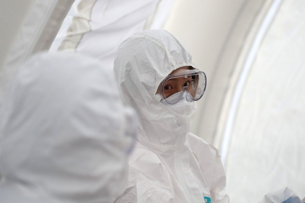 I controlli a Seul per il Coronavirus (LaPresse)