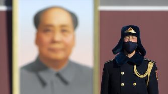 Cina bloccata dal virus