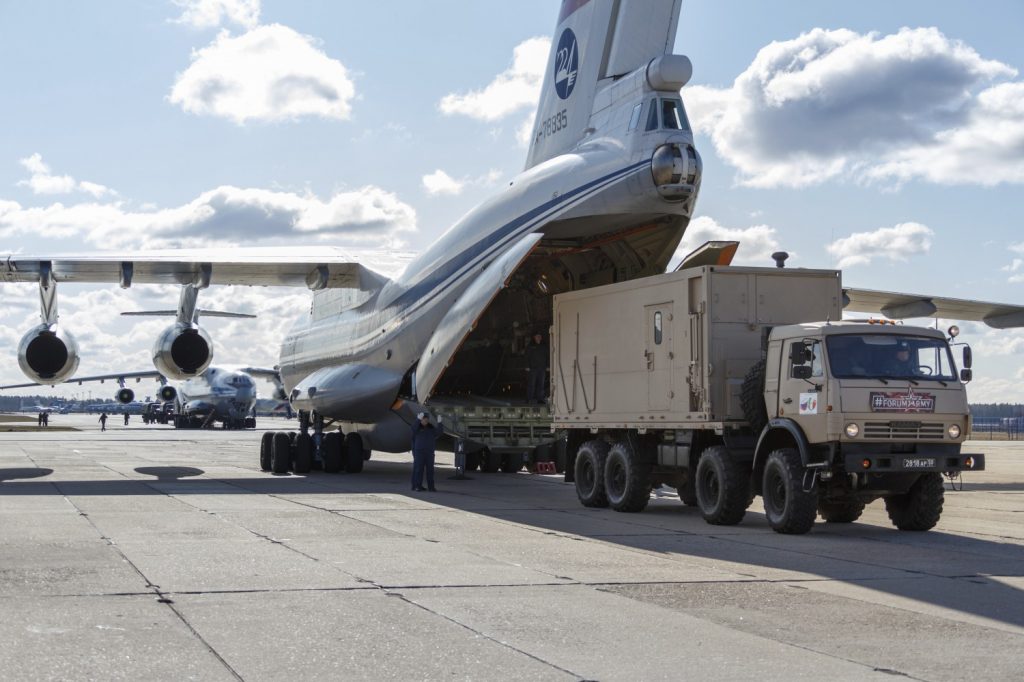 Aiuti russi in Italia (La Presse)