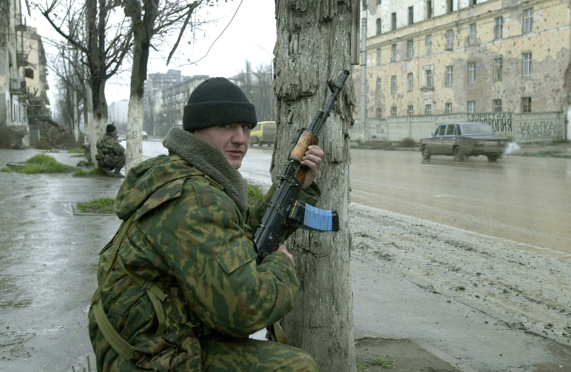 Le truppe russe all'assalto di Grozny (LaPresse)