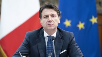 Giuseppe Conte manovra coronavirus (La Presse)