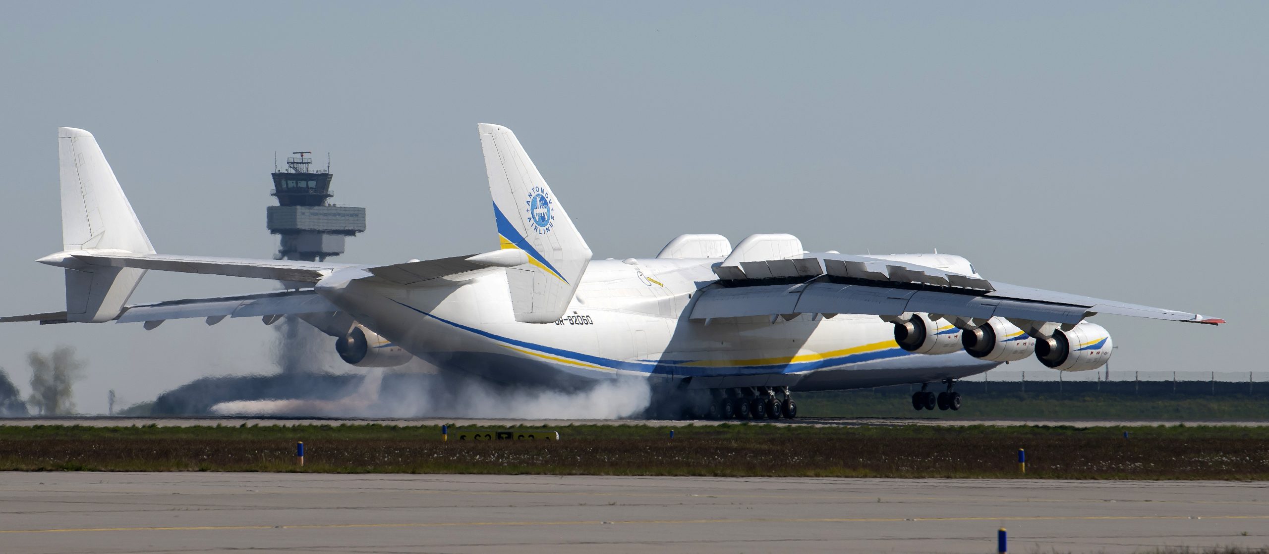 Aereo cargo Antonov 225