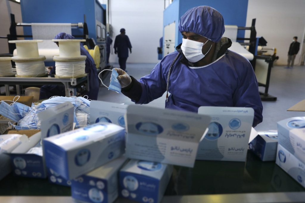 Iran Teheran mascherine (La Presse)