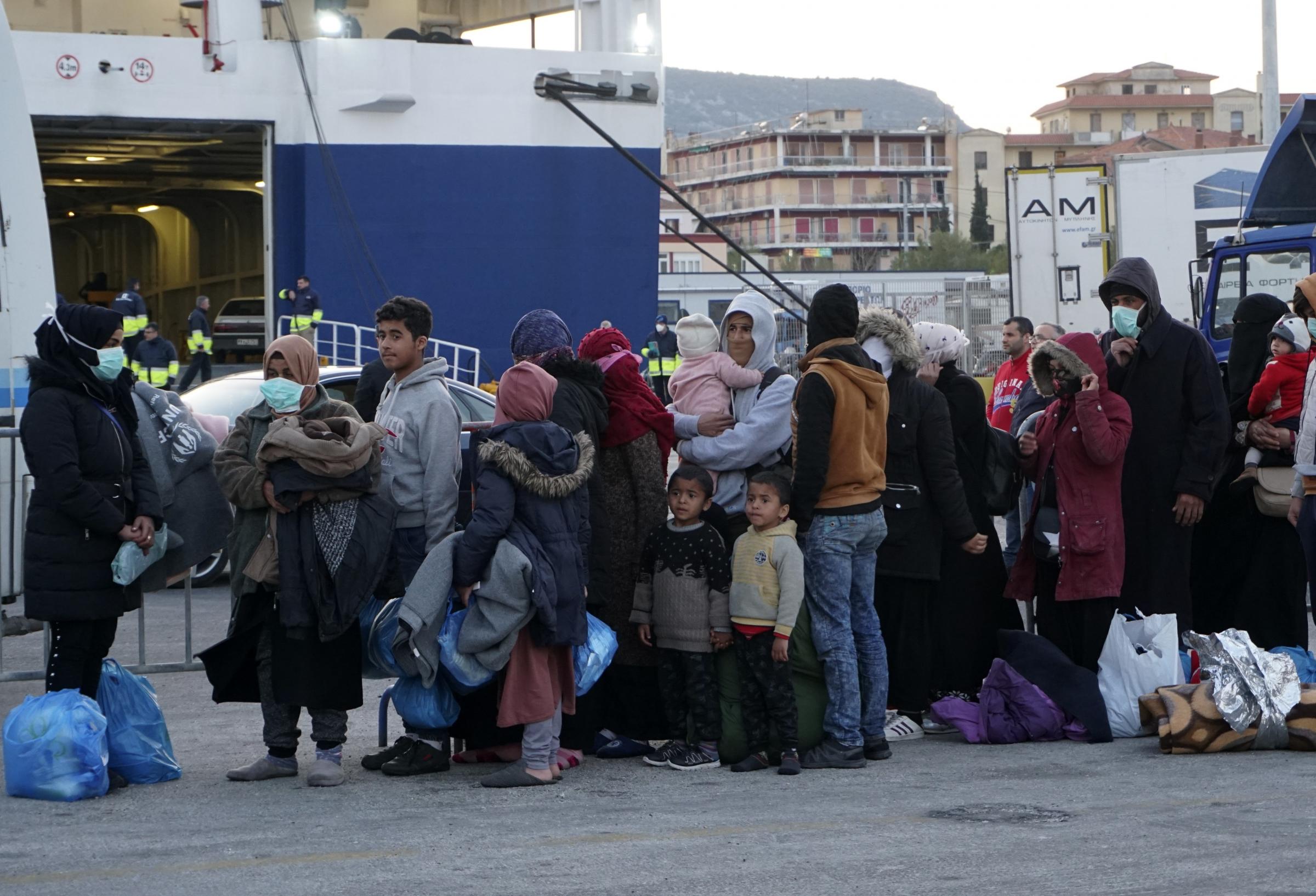 Migranti grecia isola (La Presse)