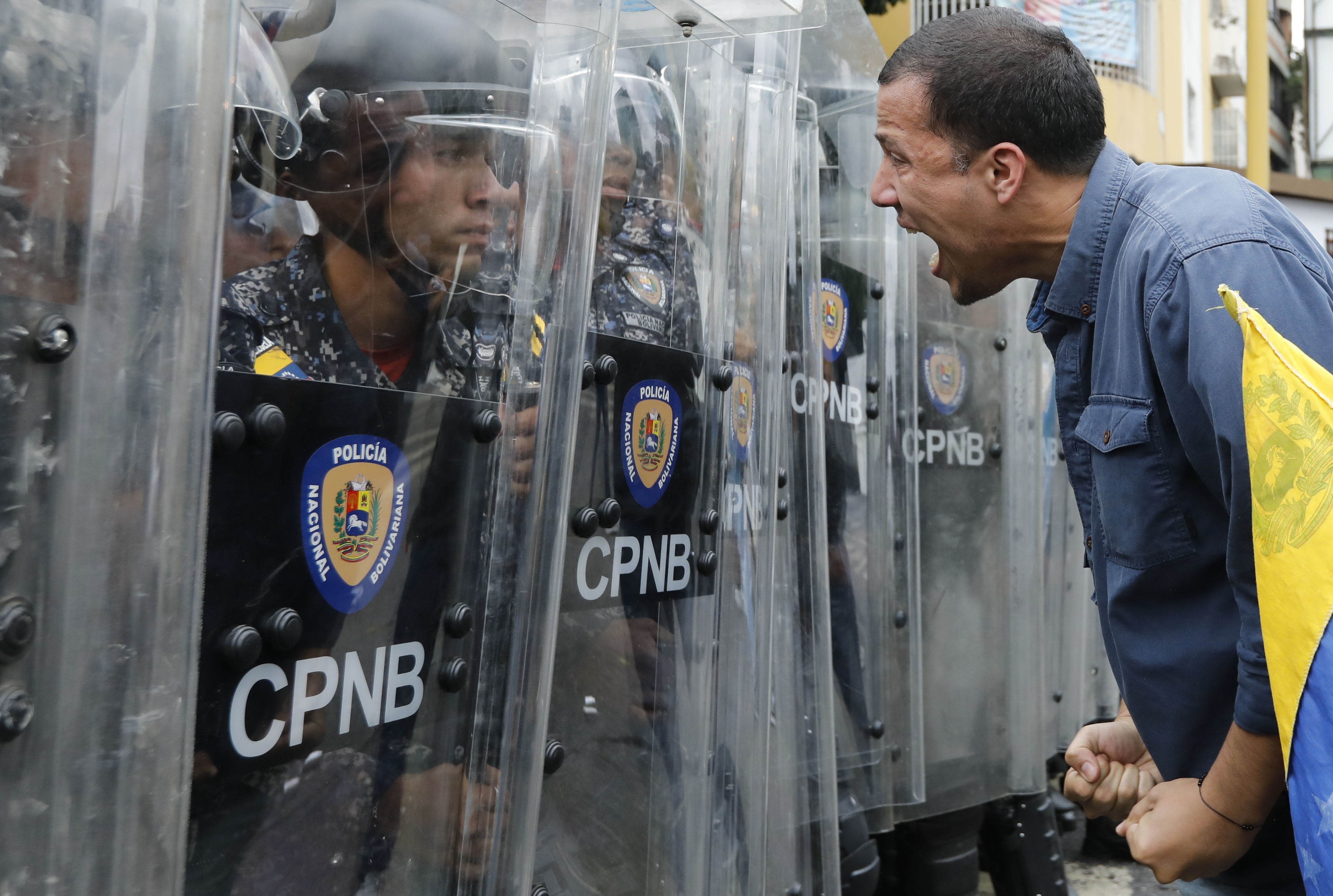 Venezuela, marcia dell'opposizione guidata da Juan Guaidò (LaPresse)