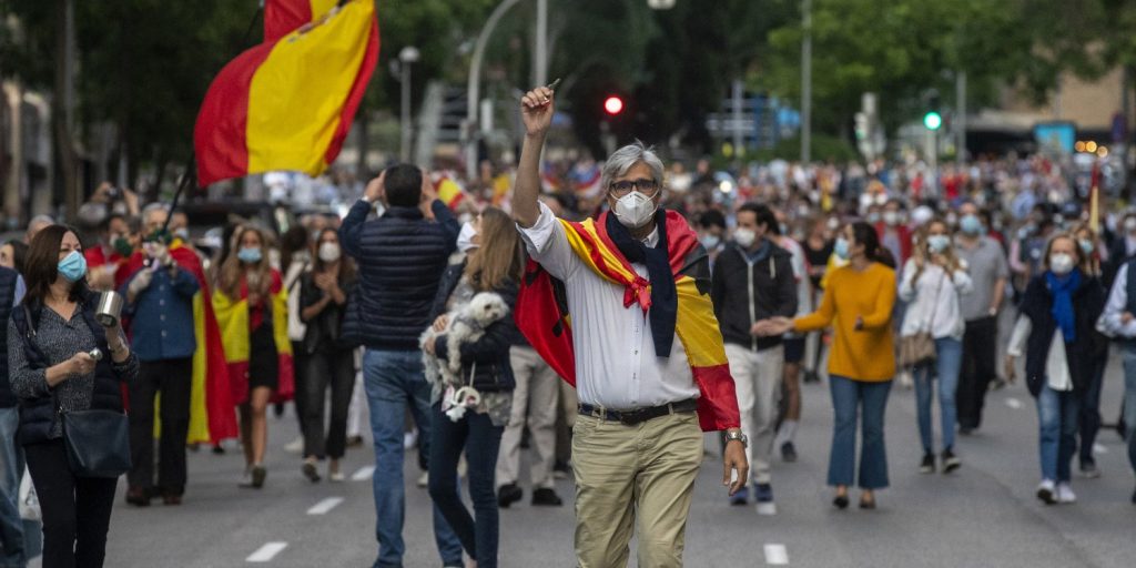 Coronavirus Spagna, proteste a Madrid (La Presse)