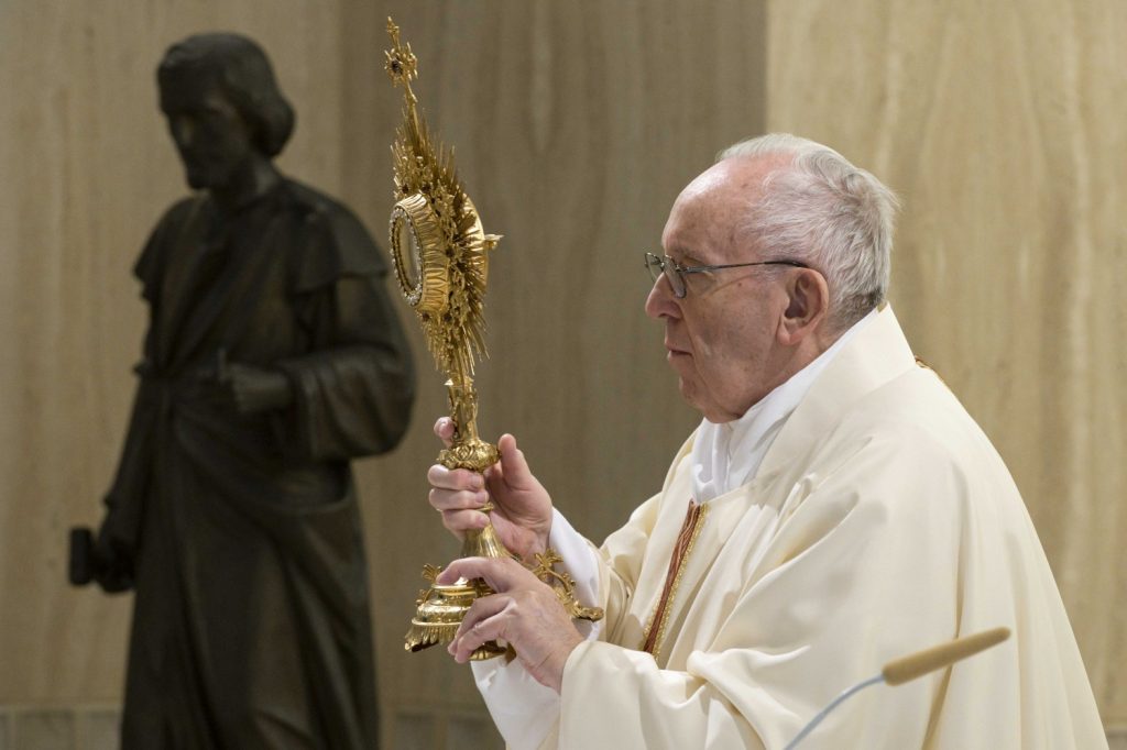 Papa Francesco messa La Presse