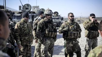 Soldati italiani in Afghanistan (La Presse)