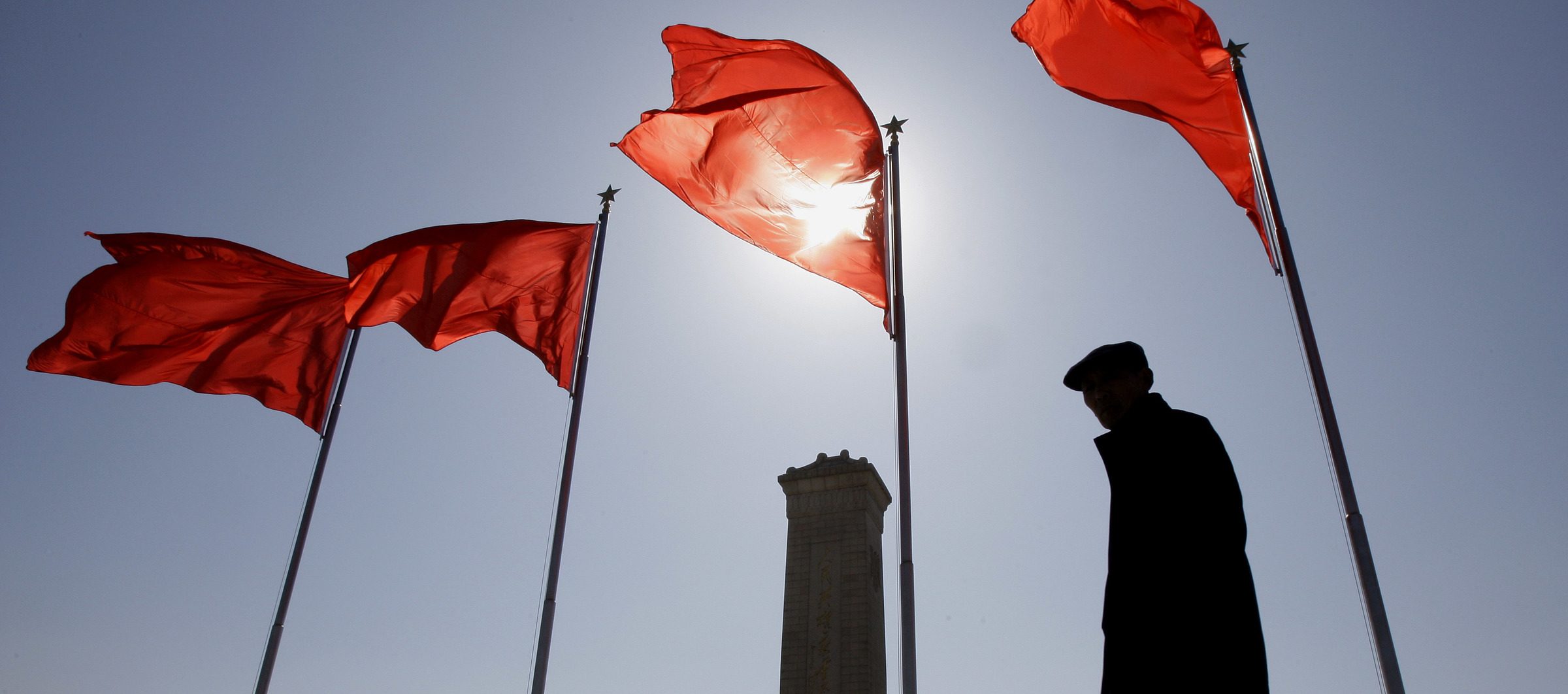 Cina bandiere cinesi Pechino (La Presse)