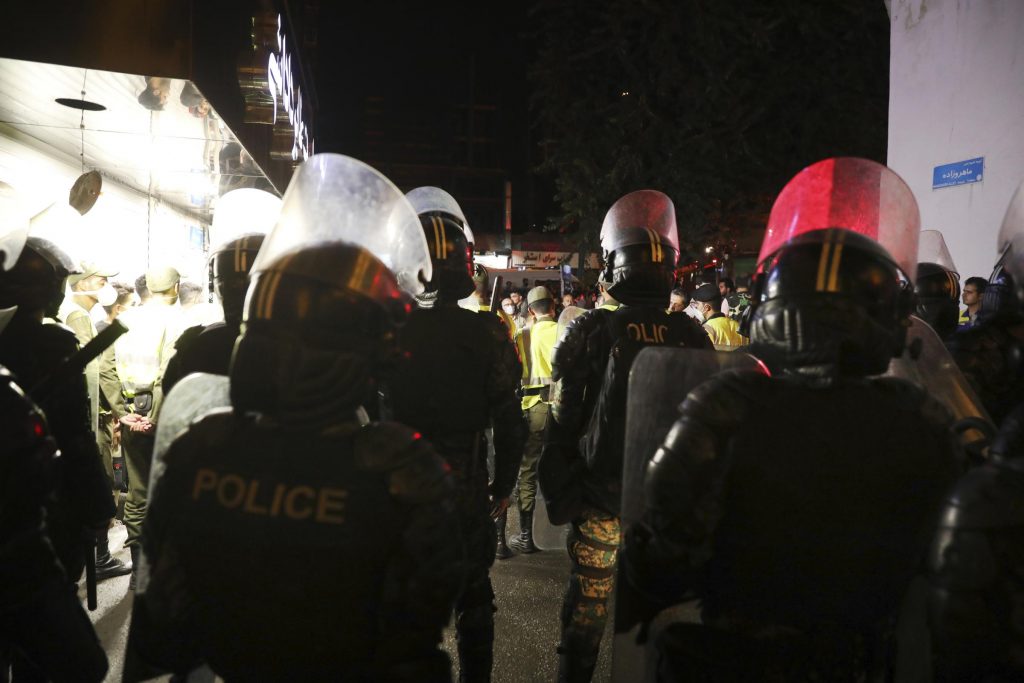 Esplosione clinica Iran (La Presse)