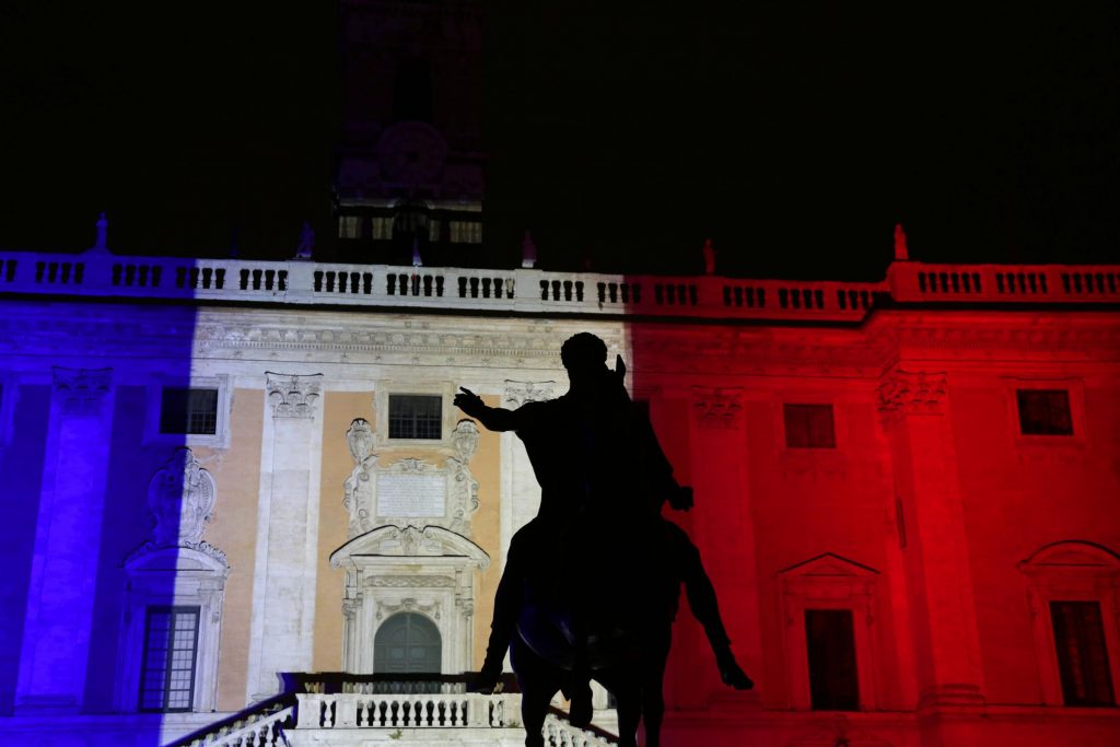 Il Campidoglio si illumina del Tricolore Francese