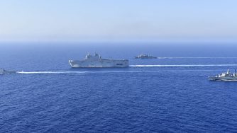 Marina greca e francese (la Presse)