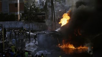 Nigeria, fiamme (La Presse)
