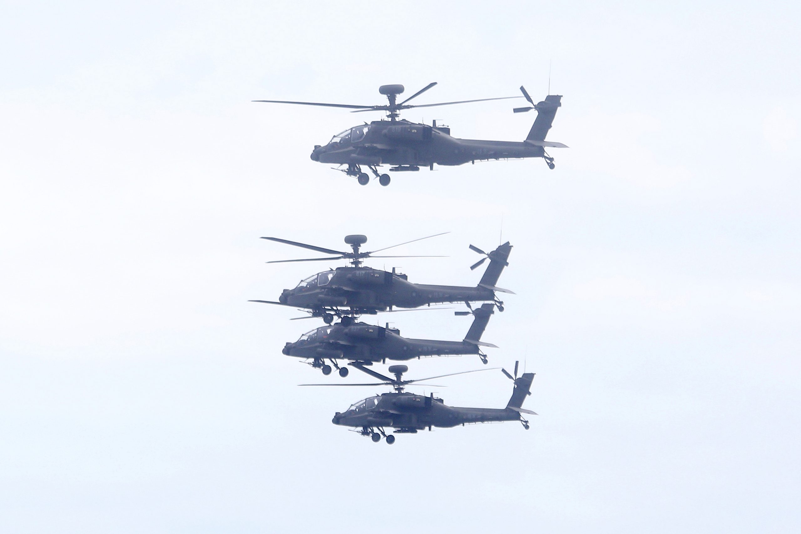 Elicotteri Apache Taiwan (La Presse)