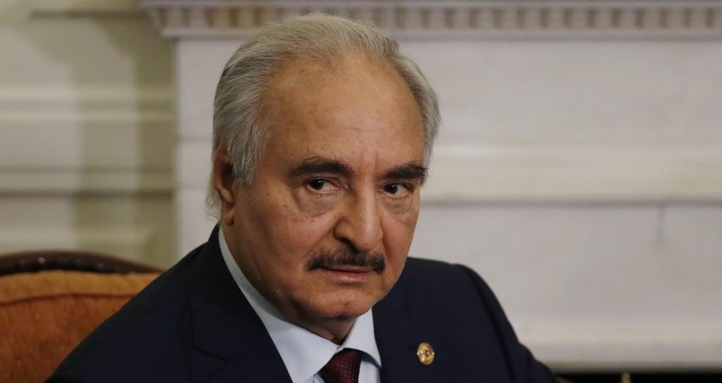 Il generale libico Khalifa Haftar (La Presse)