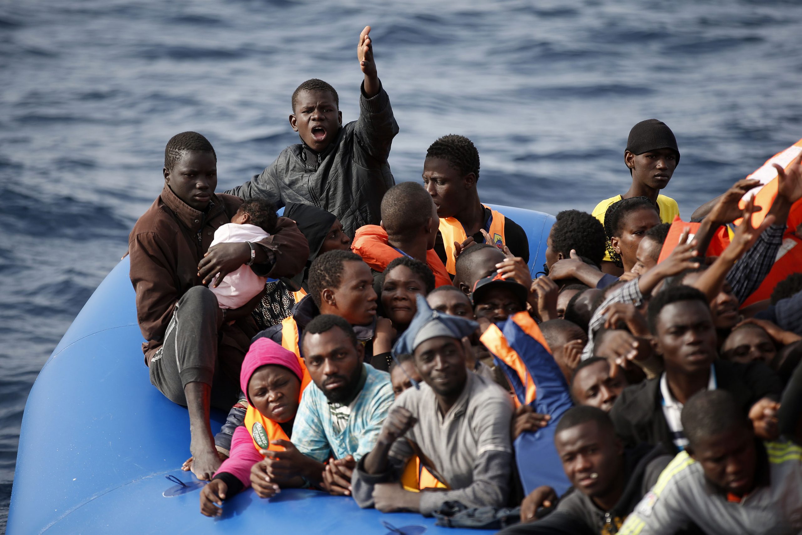 Migranti africani Mediterraneo (La Presse)