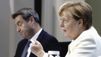 Merkel lancia un nuovo allarme: a dicembre la Germania (La Presse)