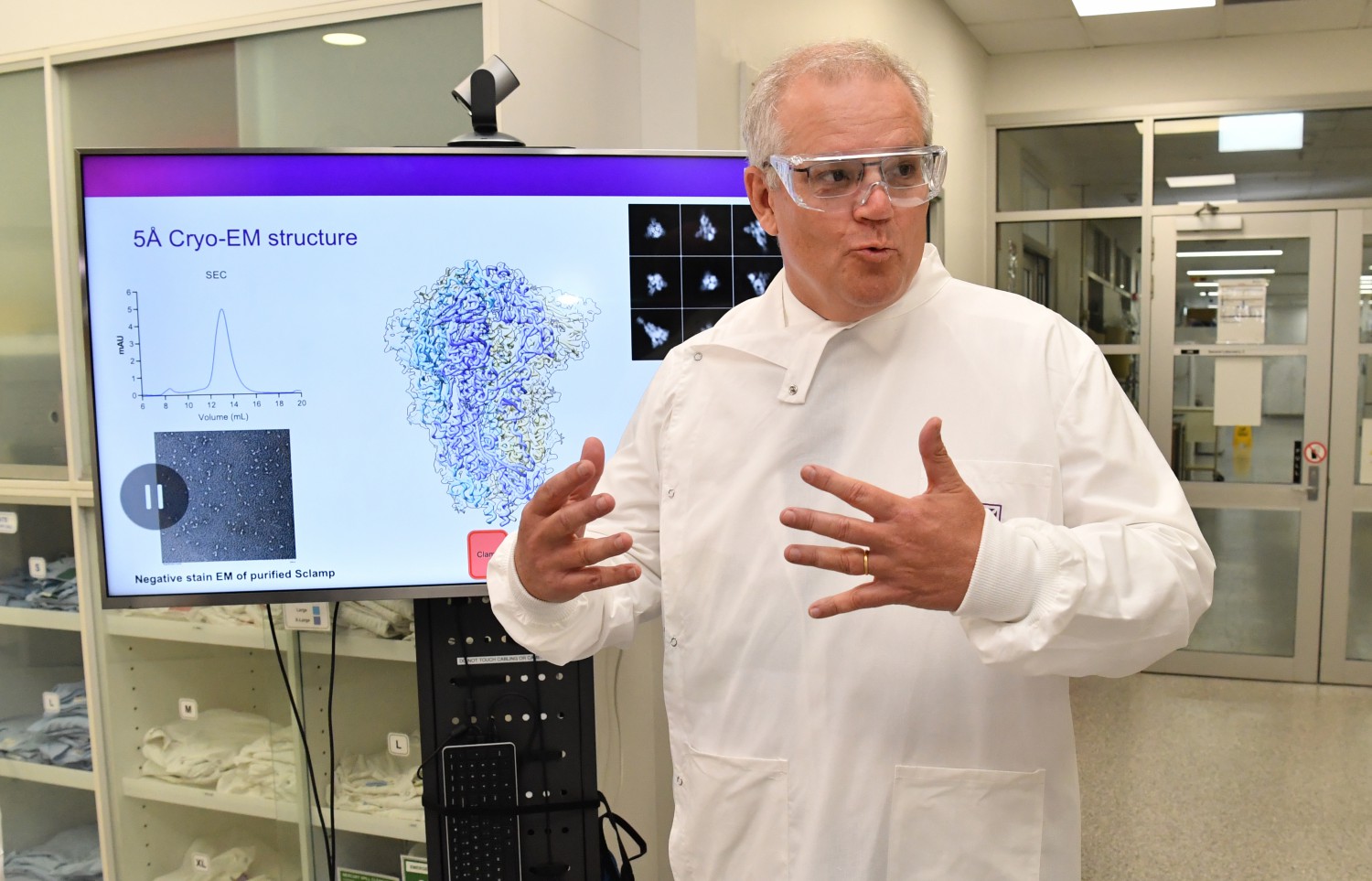 Prime Minister Scott Morrison Visits University of Queensland Vaccine Labs (Getty)