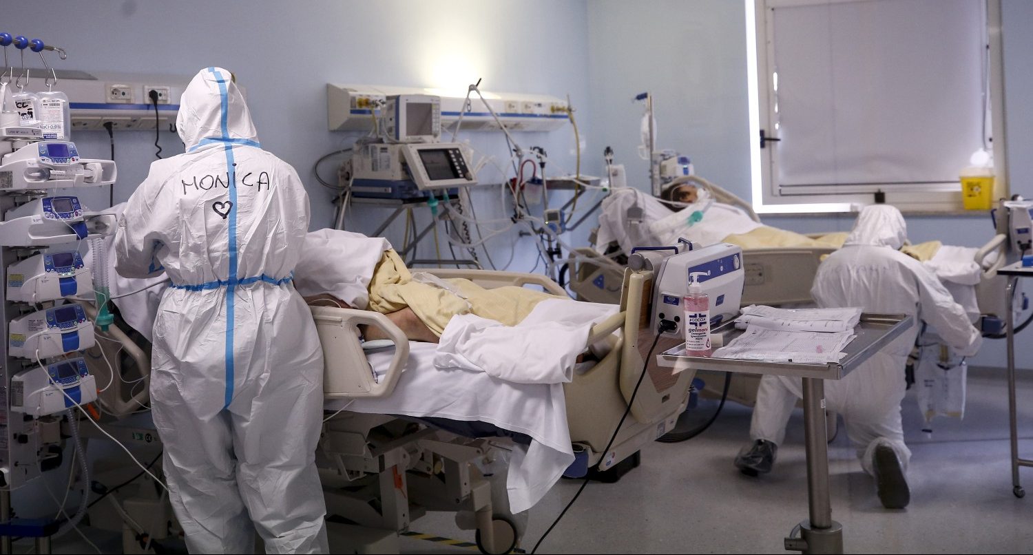 Roma, il reparto di terapia intensiva del San Filippo Neri (La Presse)
