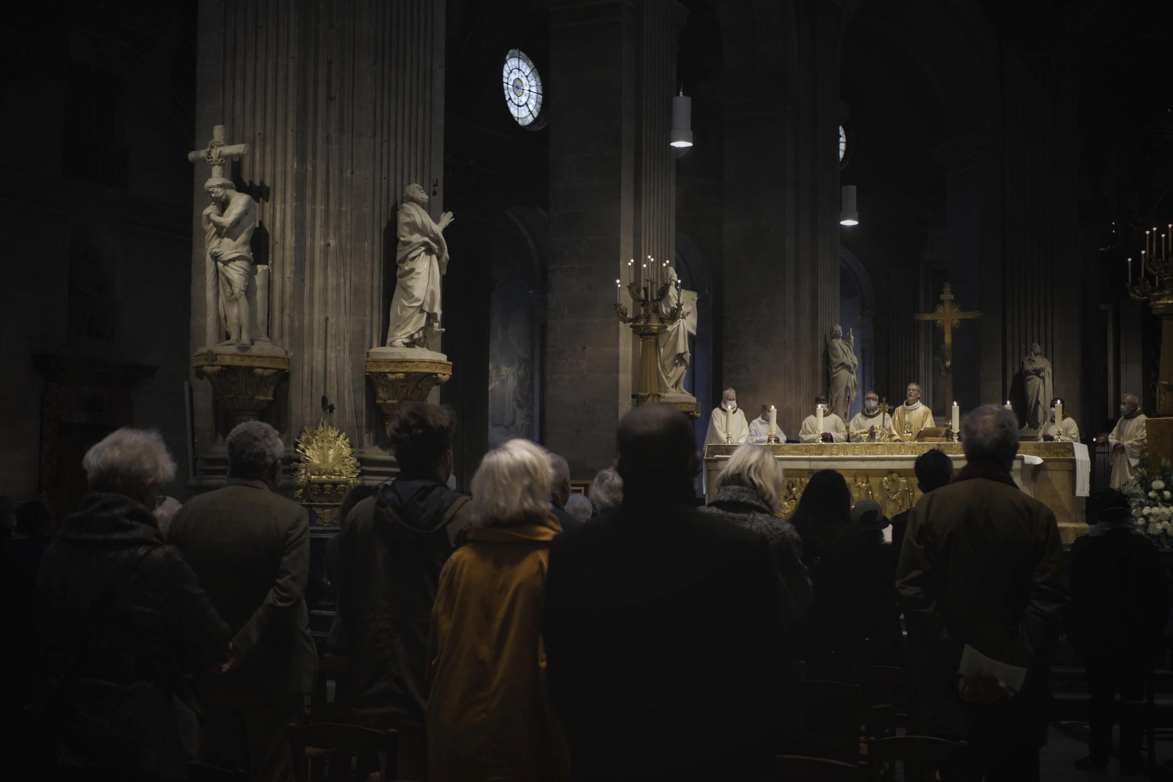 Francia, chiesa Messa (La Presse)