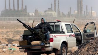 Libia, combattenti nel deserto (La Presse)
