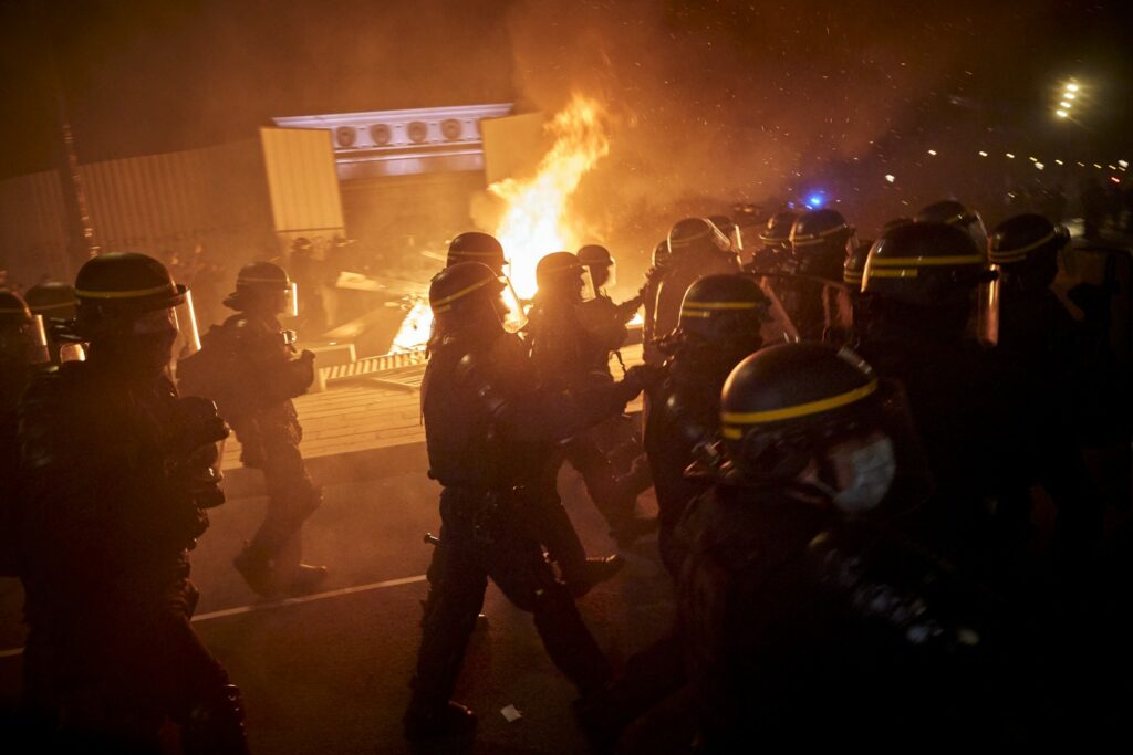 Scontri a Parigi per la legge sulla sicurezza(Getty)