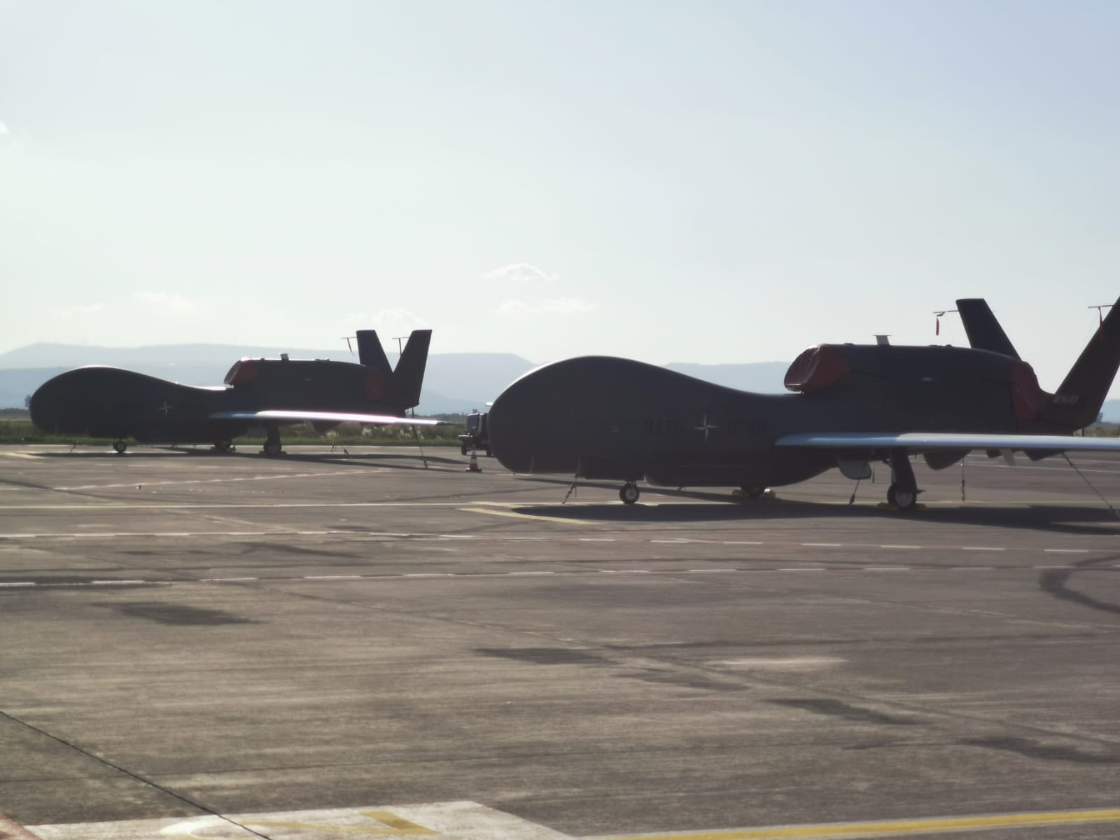 L'arrivo dell'ultimo drone Global Hawk della Nato a Sigonella per il programma Ags
