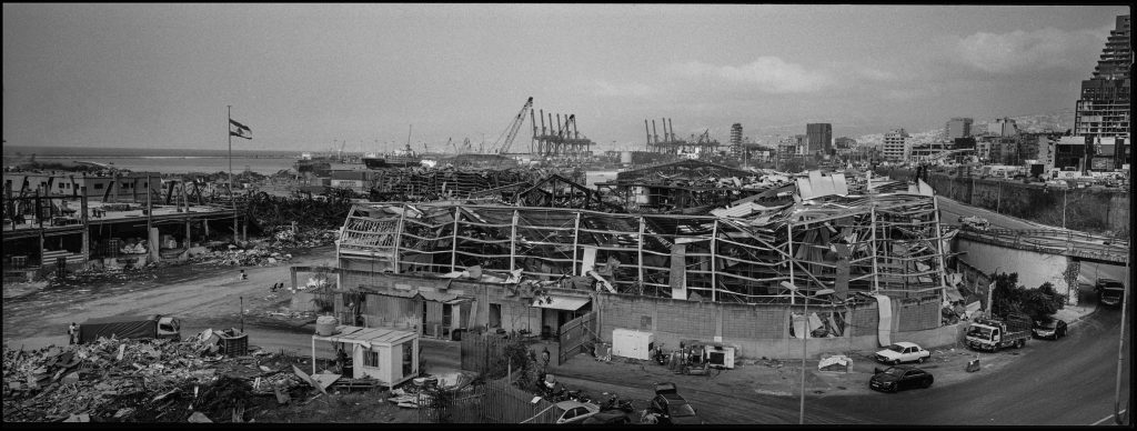 Distruzioni davanti al porto di Beirut dopo l’esplosione (Ivo Saglietti)