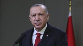 Erdogan in conferenza ad Ankara (La Presse)