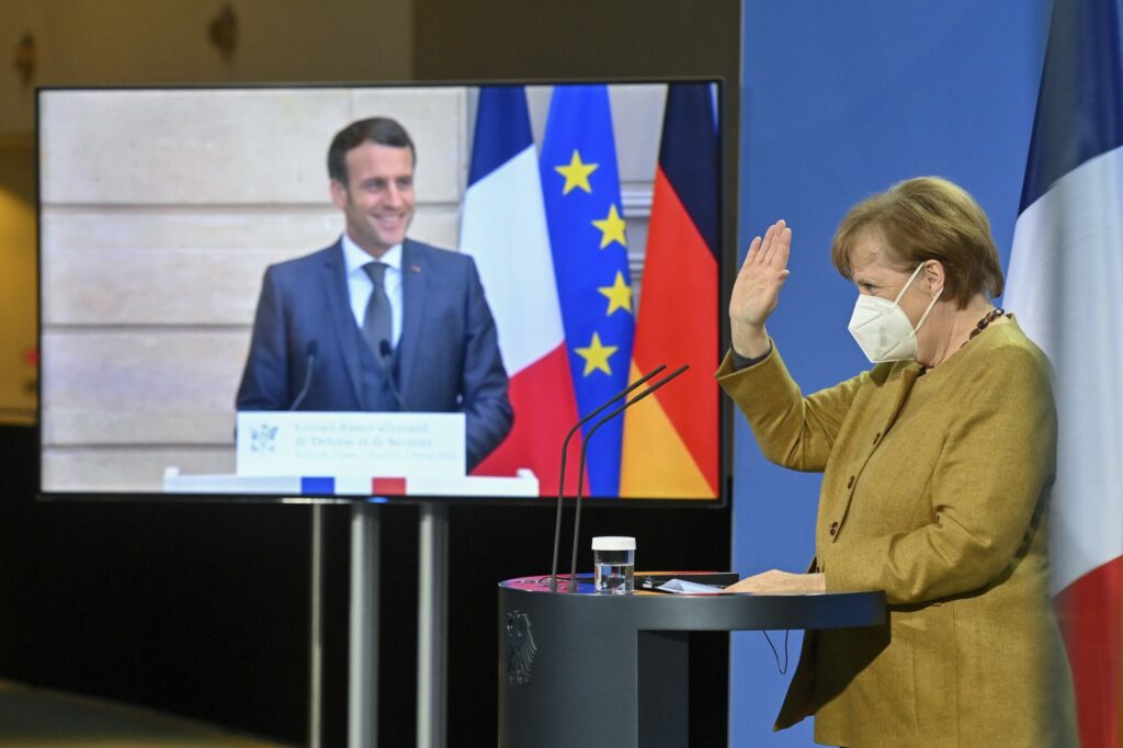 Francia e Germania, Macron e Merkel in riunione virtuale (La Presse)