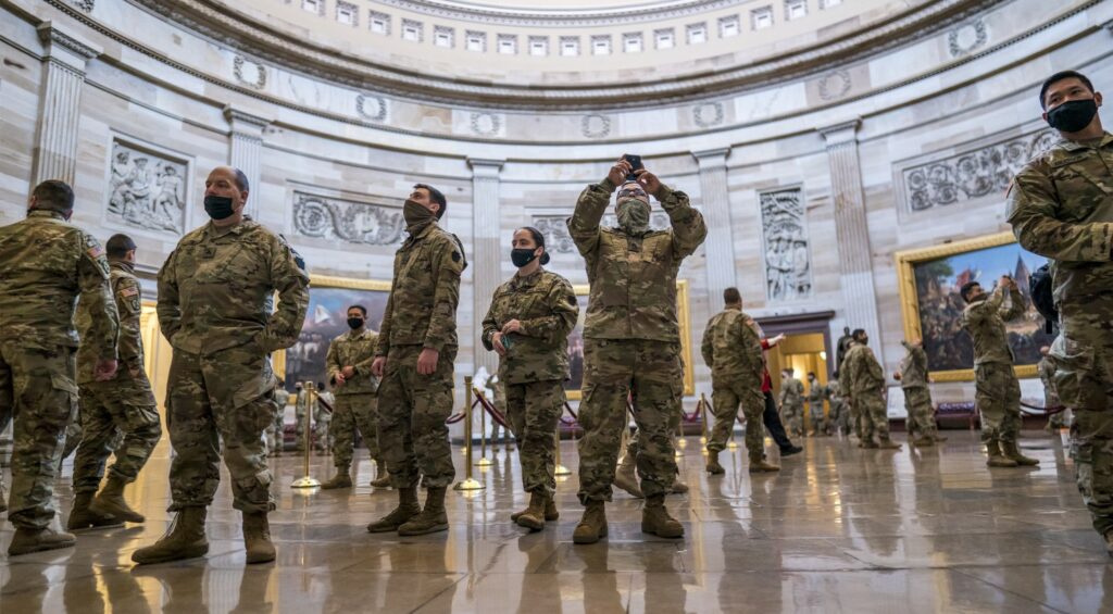Guardia nazionale a Capitol Hill (La Presse)