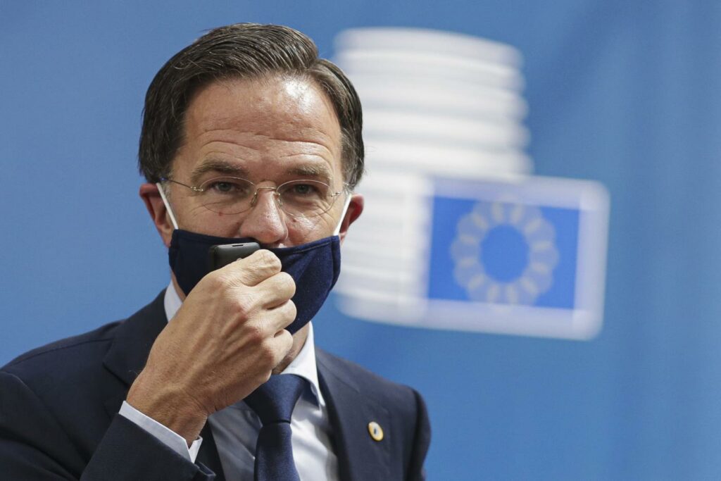 Mark Rutte mascherina (La Presse)