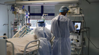 Coronavirus, ospedale a Lisbona (La Presse)