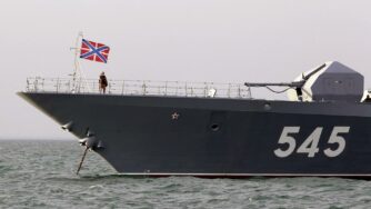 Russia, nave della Marina in esercitazione (La Presse)