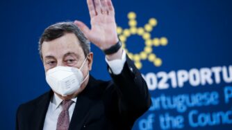 Mario Draghi summit di Porto (La Presse)