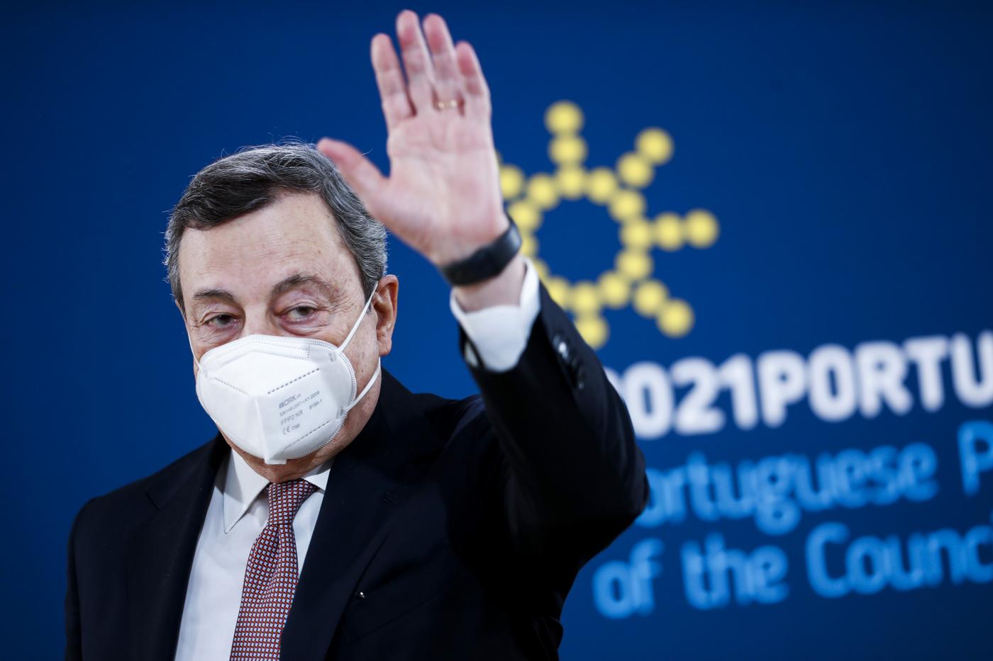 Mario Draghi summit di Porto (La Presse)