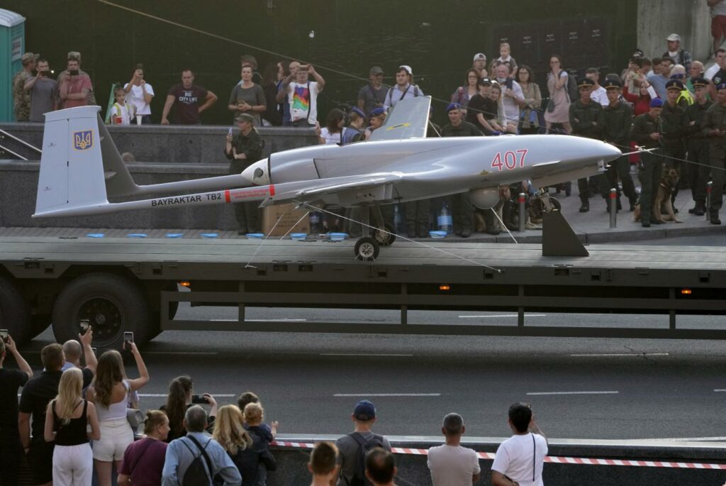 Ucraina, drone turco Bayraktar (La Presse)