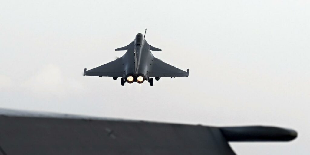 Caccia Rafale decolla da portaerei Charles de Gaulle (la Presse)