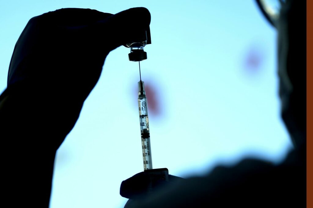 Pfizer, vaccino (LaPresse)