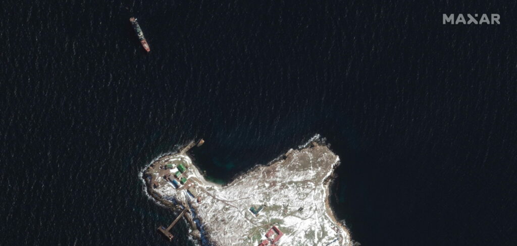 Navi russe classe Ropucha nel Mar Nero (ANSA)